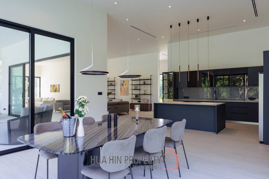 828 sqm modern pool villa on 3200 sqm in Springfield Estate Hua Hin, Cha-Am