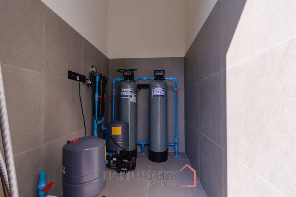 828 sqm modern pool villa on 3200 sqm in Springfield Estate Hua Hin, Cha-Am