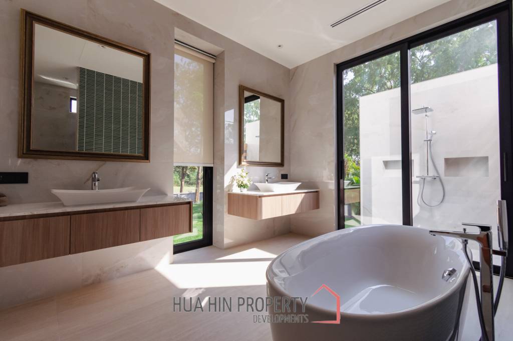 828 sqm modern pool villa on 3200 sqm in Springfield Estate Hua Hin, Cha-Am