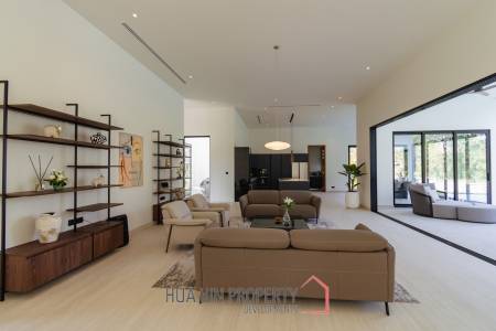 828 sqm modern pool villa on 3200 sqm in Springfield Estate Hua Hin, Cha-Am
