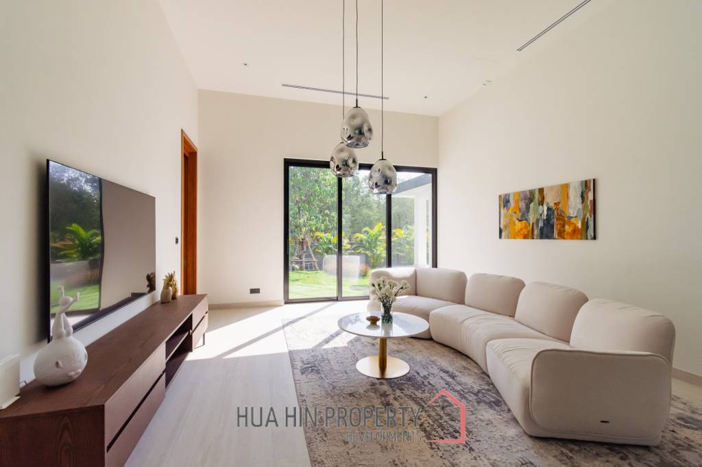 828 sqm modern pool villa on 3200 sqm in Springfield Estate Hua Hin, Cha-Am