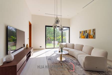 828 sqm modern pool villa on 3200 sqm in Springfield Estate Hua Hin, Cha-Am