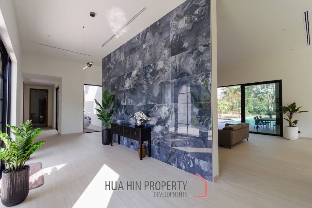 828 sqm modern pool villa on 3200 sqm in Springfield Estate Hua Hin, Cha-Am