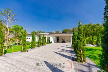 828 sqm modern pool villa on 3200 sqm in Springfield Estate Hua Hin, Cha-Am