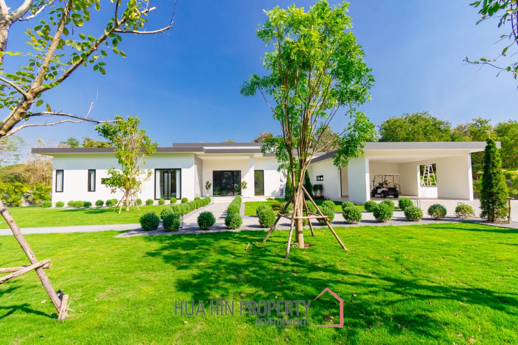 828 sqm modern pool villa on 3200 sqm in Springfield Estate Hua Hin, Cha-Am