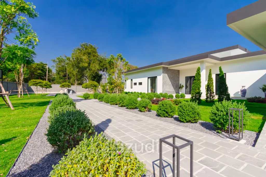828 sqm modern pool villa on 3200 sqm in Springfield Estate Hua Hin, Cha-Am