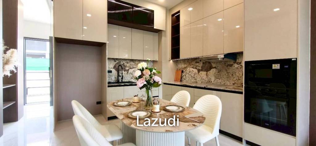 Luxury Townhome for Sale Villa La Richie, Sukhumvit-Pattaya
