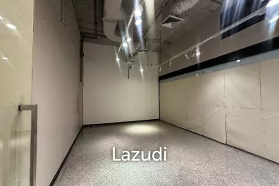29 sqm retail unit in Muang Thai - Phatra Complex Huai Khwang Bangkok