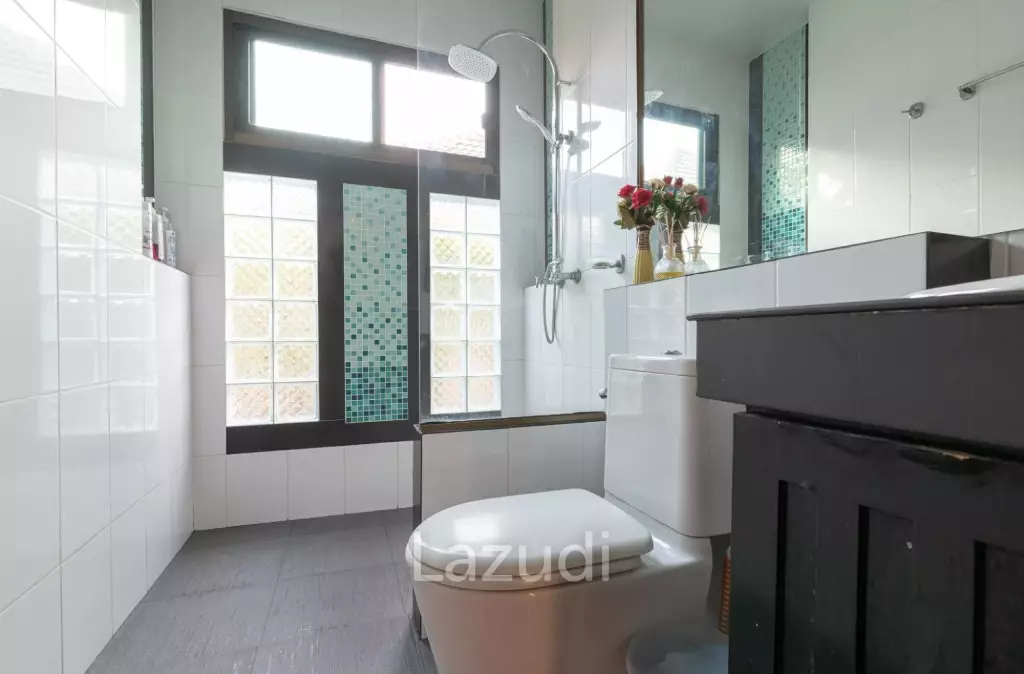 Luxury Balinese-Style Pool Villa  Hua Hin Soi 102 Guesthouse