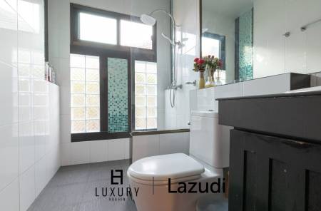 Luxury Balinese-Style Pool Villa  Hua Hin Soi 102 Guesthouse