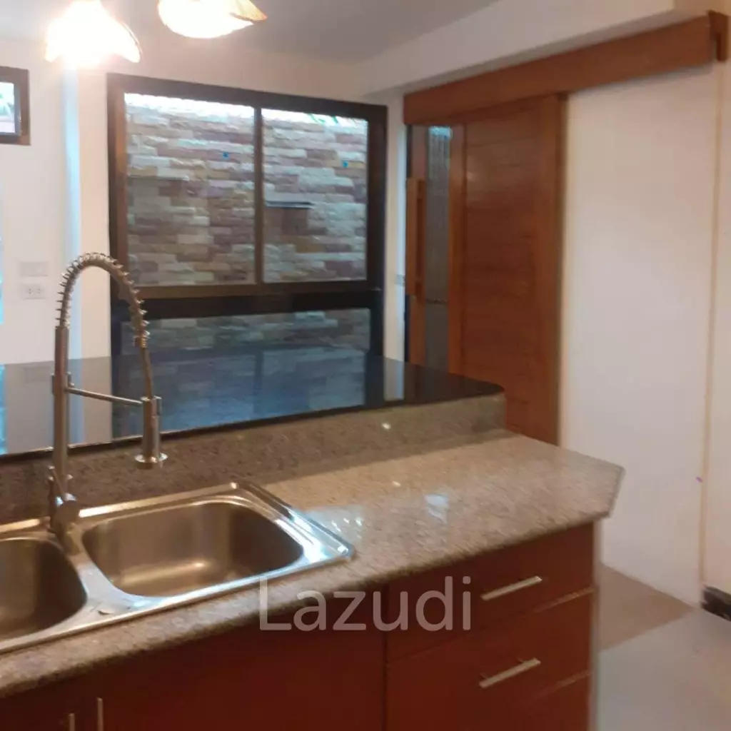 Luxury Balinese-Style Pool Villa  Hua Hin Soi 102 Guesthouse