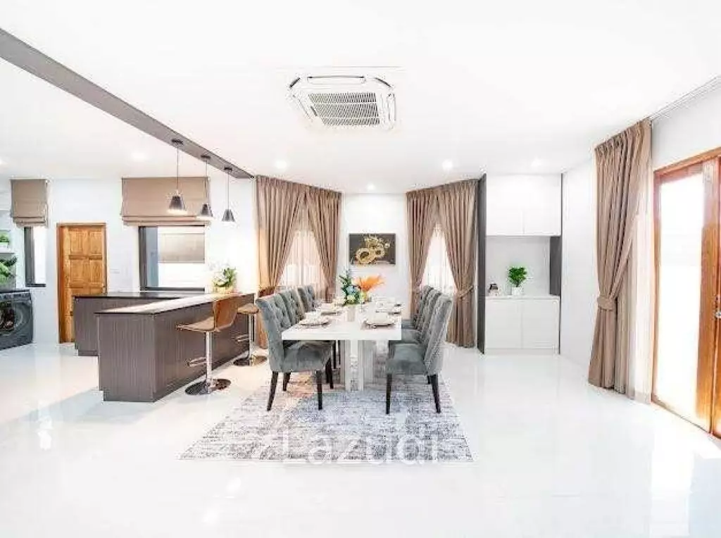 Newly Renovated 6-Bedroom Pool Villa for Sale