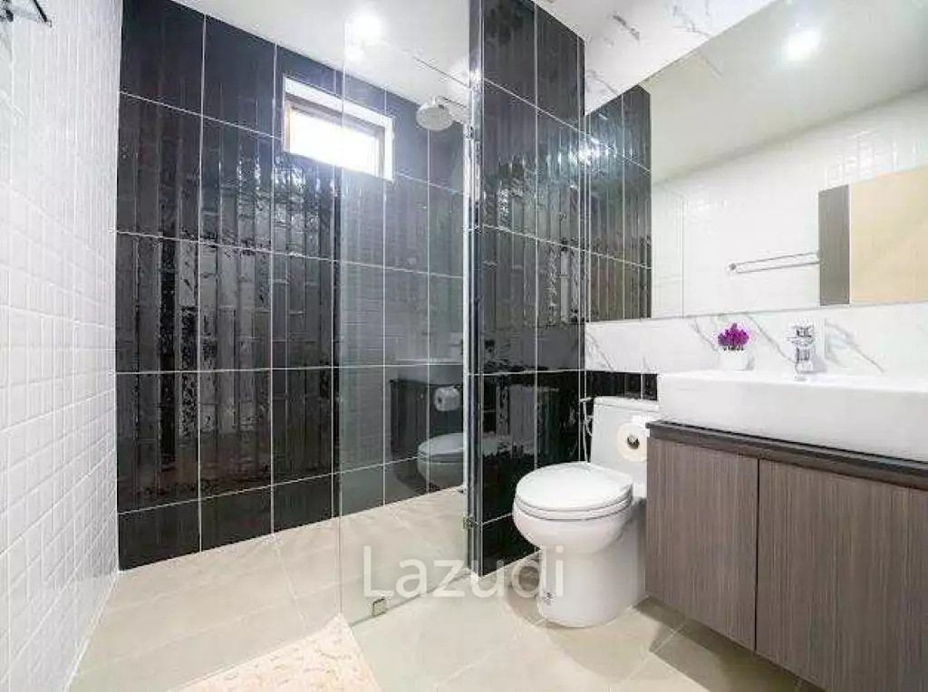 Newly Renovated 6-Bedroom Pool Villa for Sale