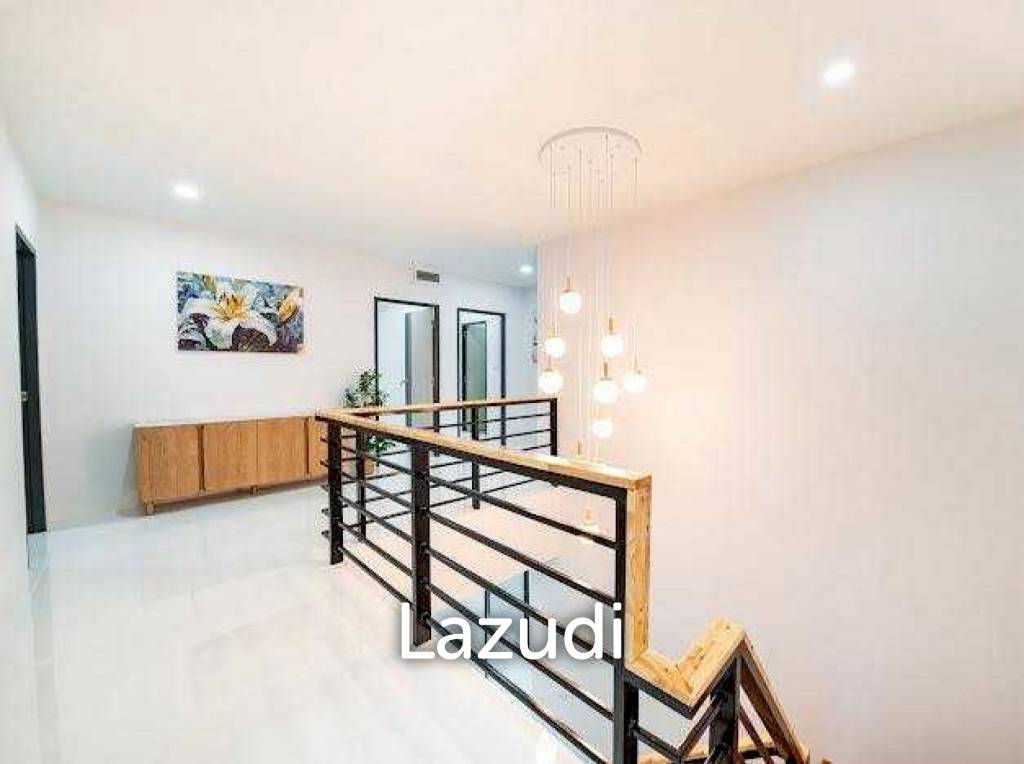 Newly Renovated 6-Bedroom Pool Villa for Sale