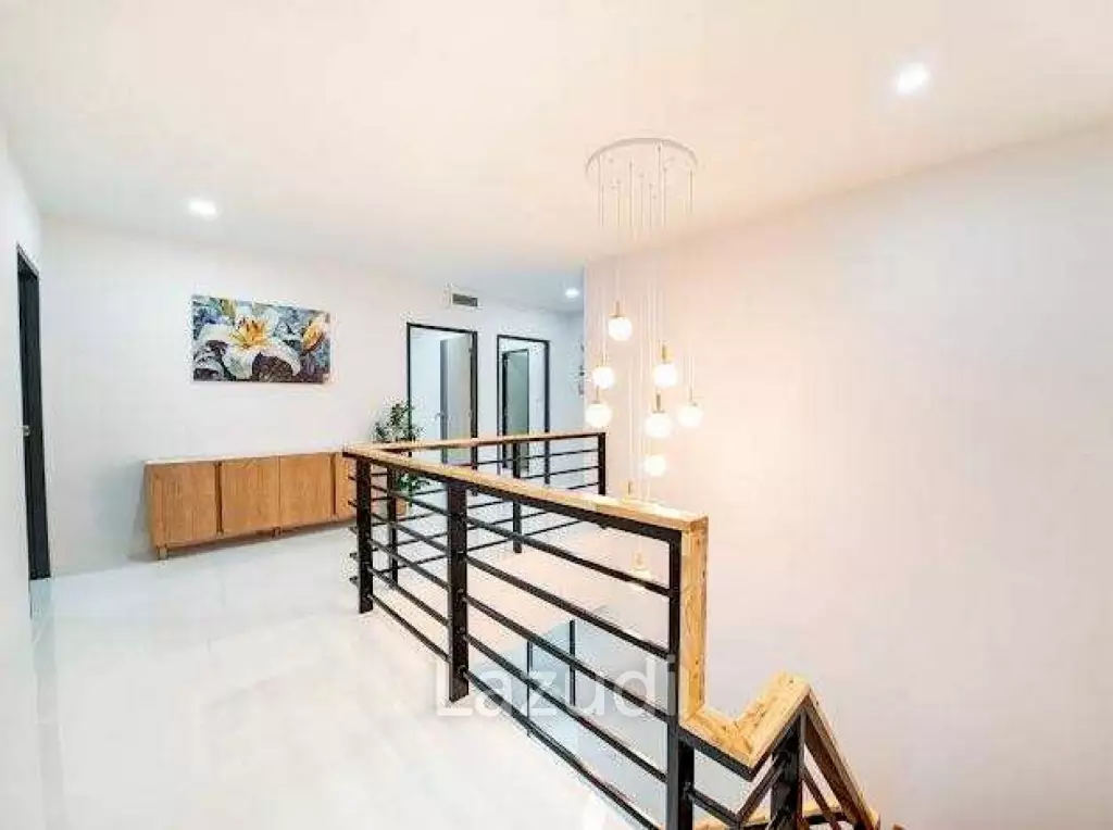 Newly Renovated 6-Bedroom Pool Villa for Sale
