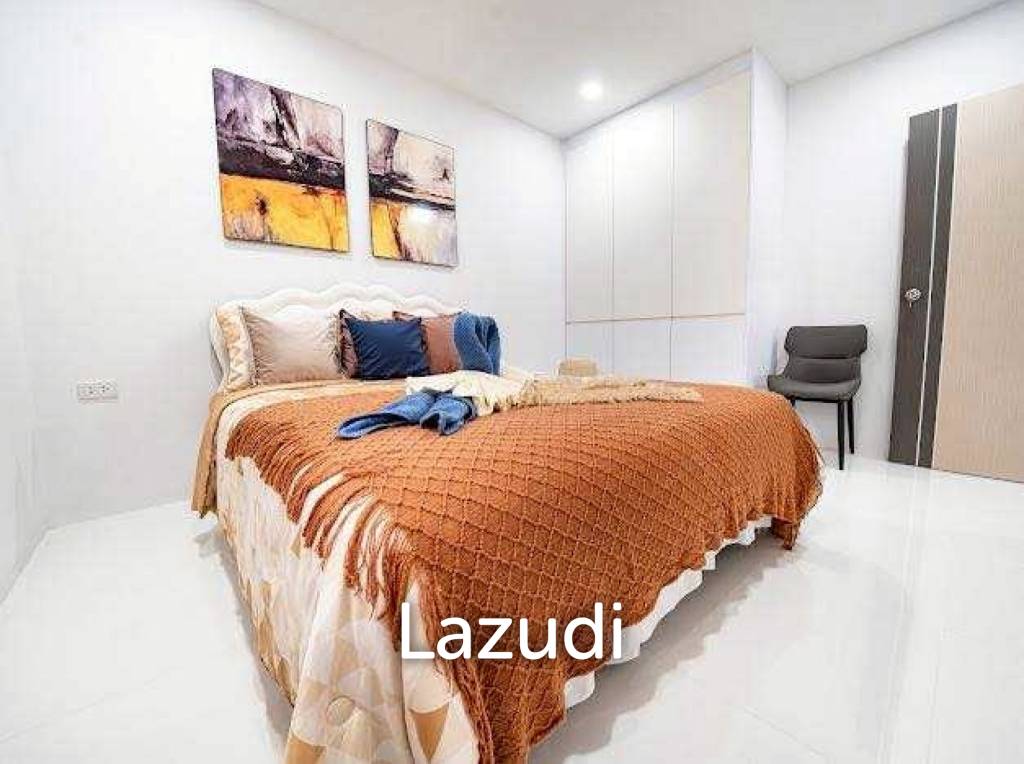 Newly Renovated 6-Bedroom Pool Villa for Sale