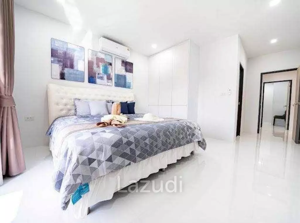 Newly Renovated 6-Bedroom Pool Villa for Sale