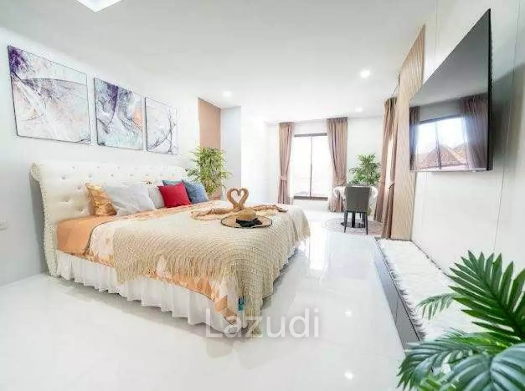 Newly Renovated 6-Bedroom Pool Villa for Sale