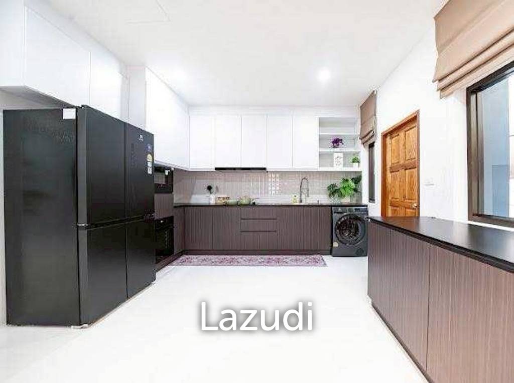 Newly Renovated 6-Bedroom Pool Villa for Sale