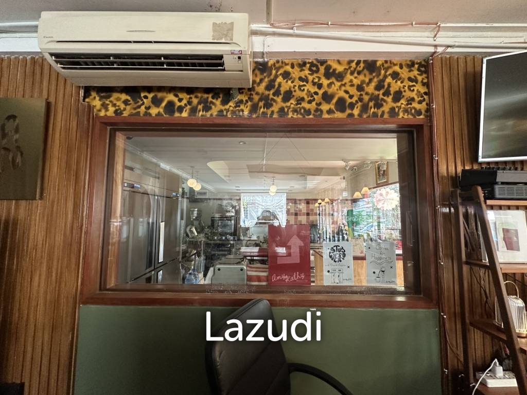 400 sqm retail space in Khlong Tan Khlong Toei Bangkok