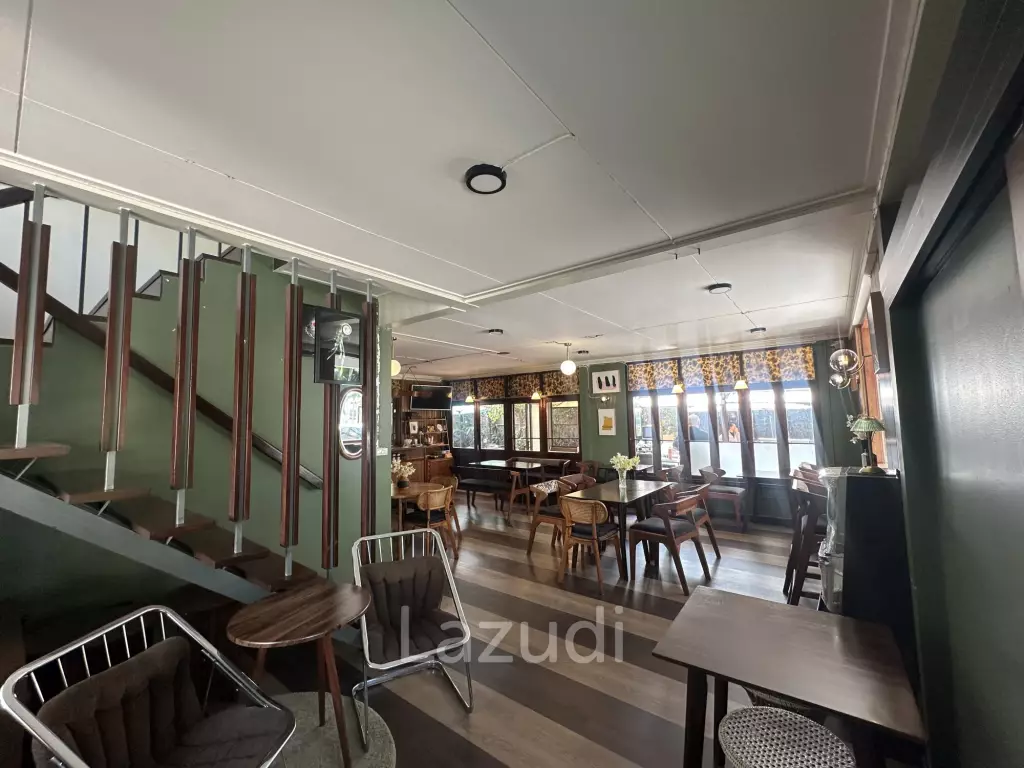 400 sqm retail space in Khlong Tan Khlong Toei Bangkok