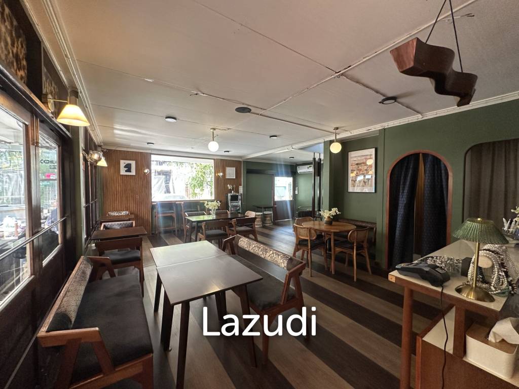 400 sqm retail space in Khlong Tan Khlong Toei Bangkok