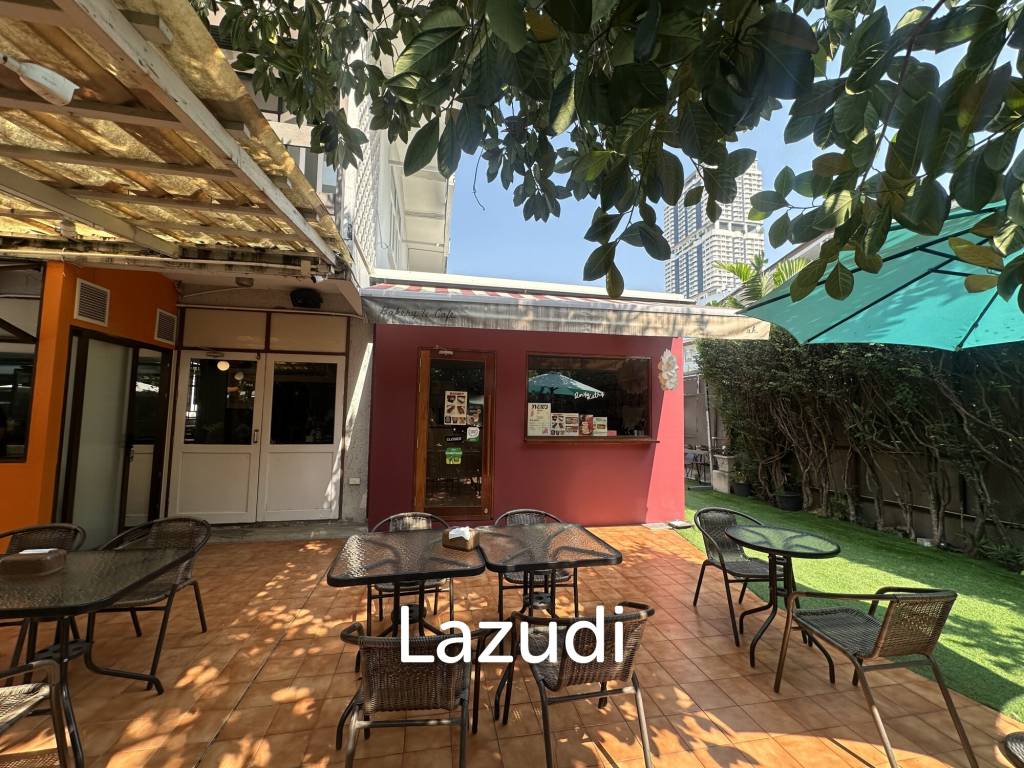 400 sqm retail space in Khlong Tan Khlong Toei Bangkok