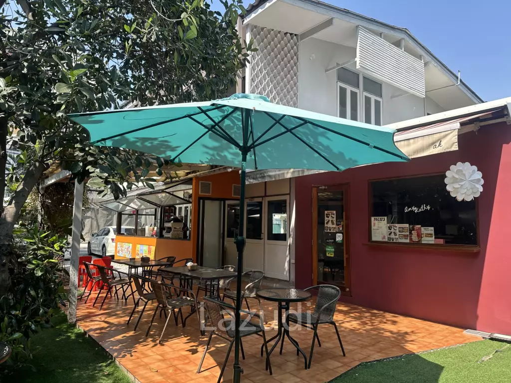 400 sqm retail space in Khlong Tan Khlong Toei Bangkok