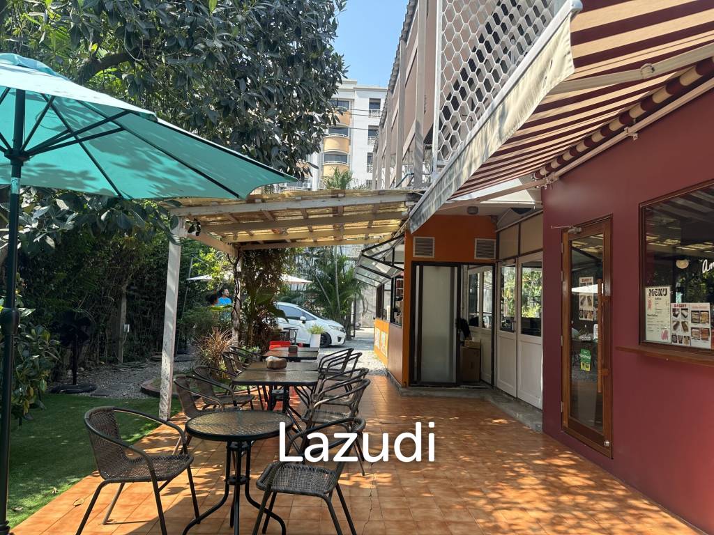 400 sqm retail space in Khlong Tan Khlong Toei Bangkok
