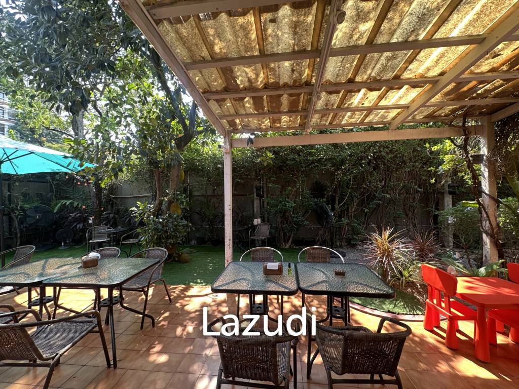 400 sqm retail space in Khlong Tan Khlong Toei Bangkok