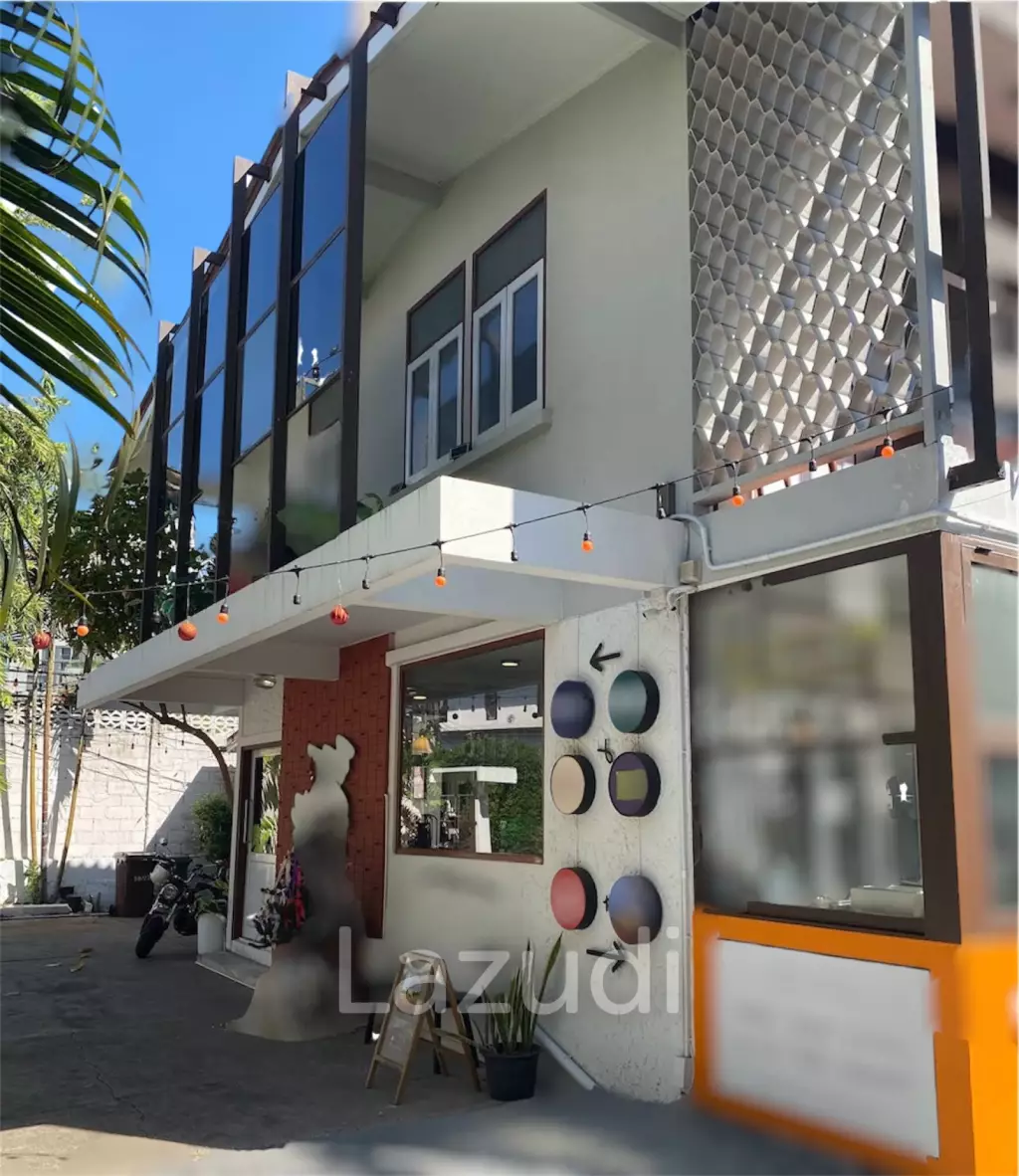 400 sqm retail space in Khlong Tan Khlong Toei Bangkok