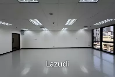 77 sqm bright open plan office in Sino-Thai Tower Khlong Toei Nuea