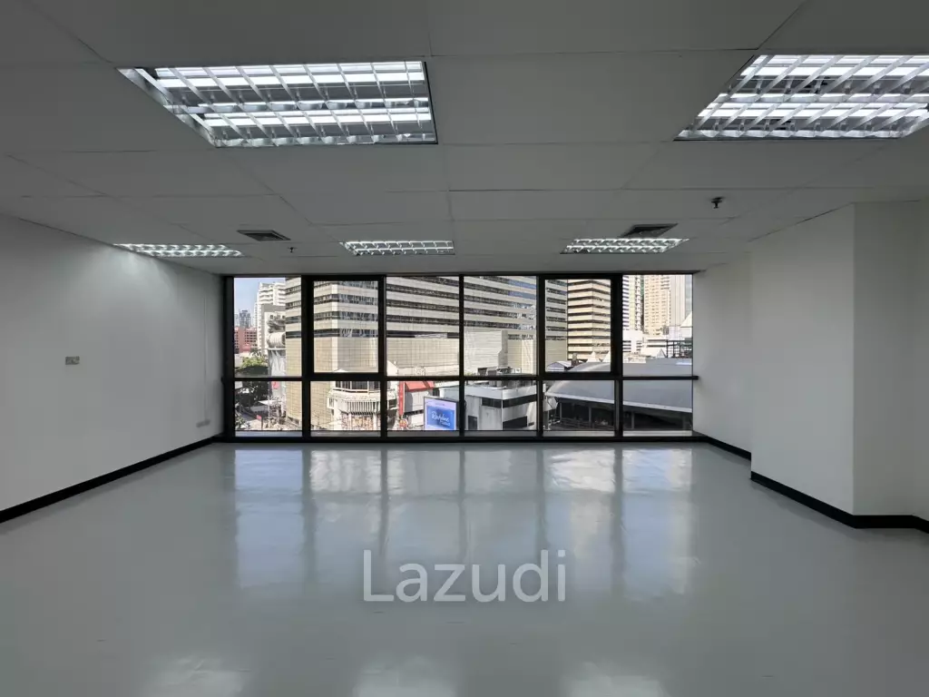 77 sqm bright open plan office in Sino-Thai Tower Khlong Toei Nuea