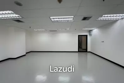 77 sqm bright open plan office in Sino-Thai Tower Khlong Toei Nuea