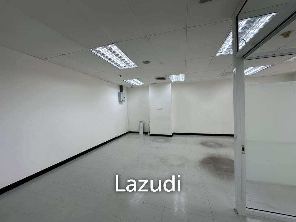 77 sqm office for rent Sino-Thai Tower Khlong Toei Nuea Bangkok