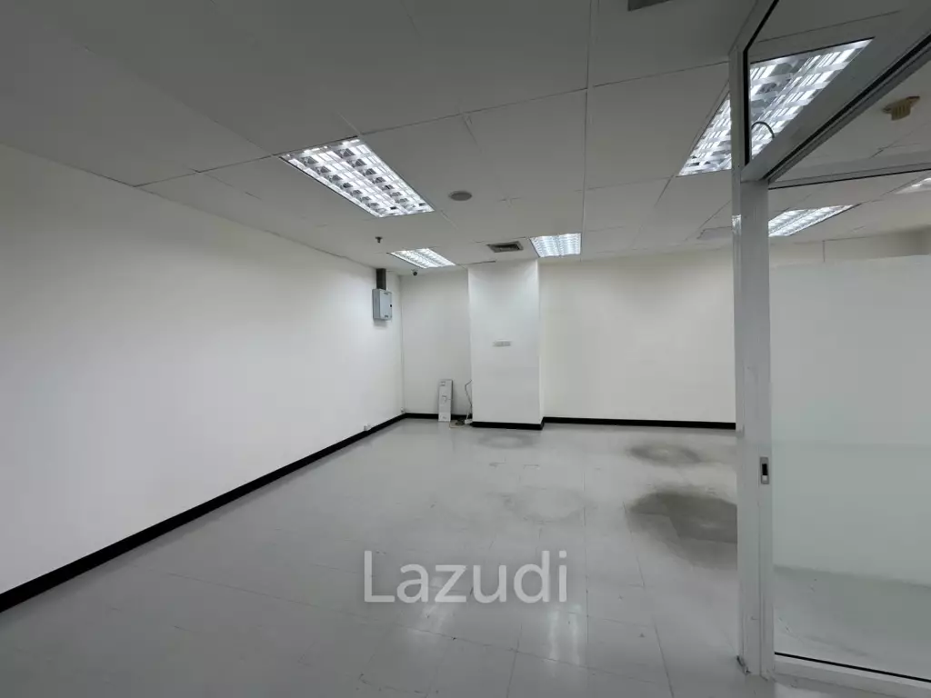 77 sqm office for rent Sino-Thai Tower Khlong Toei Nuea Bangkok