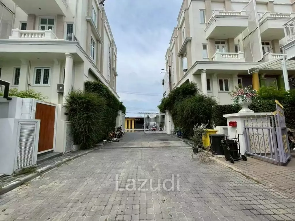 Elegant Living 3-Bedroom Pool Villa at Tadarawadi