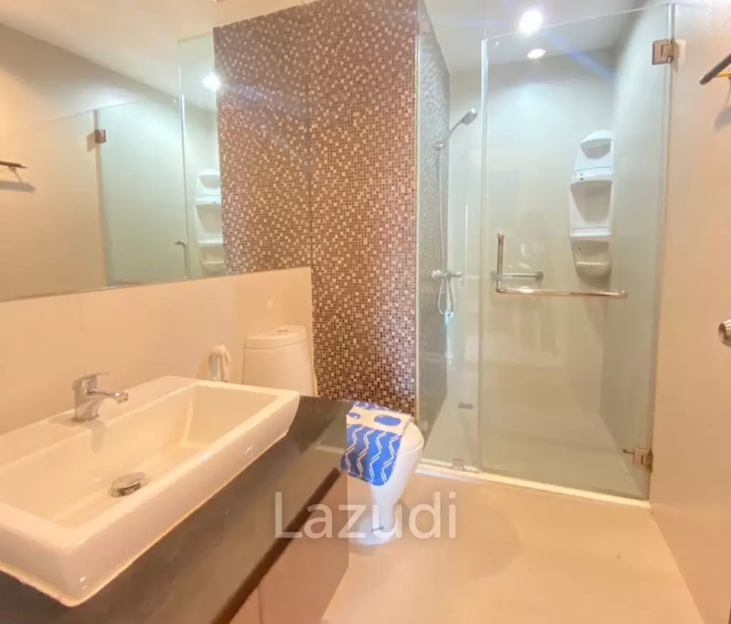2 Bedroom 2 Bathroom 75 SQ.M. The Axis Condo