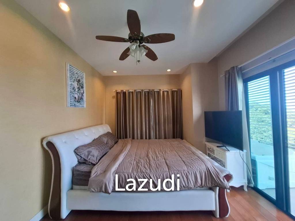 2 Bedroom 2 Bathroom 75 SQ.M. The Axis Condo