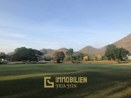 Земельный участок площадью 2000 кв. м / место для поля для гольфа / участок под застройку