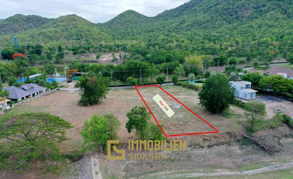 Земельный участок площадью 2000 кв. м / место для поля для гольфа / участок под застройку