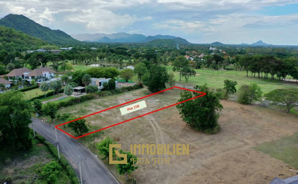 Земельный участок площадью 2000 кв. м / место для поля для гольфа / участок под застройку