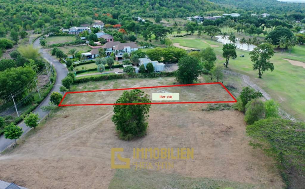 Земельный участок площадью 2000 кв. м / место для поля для гольфа / участок под застройку