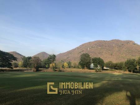 Земельный участок площадью 2000 кв. м / место для поля для гольфа / участок под застройку