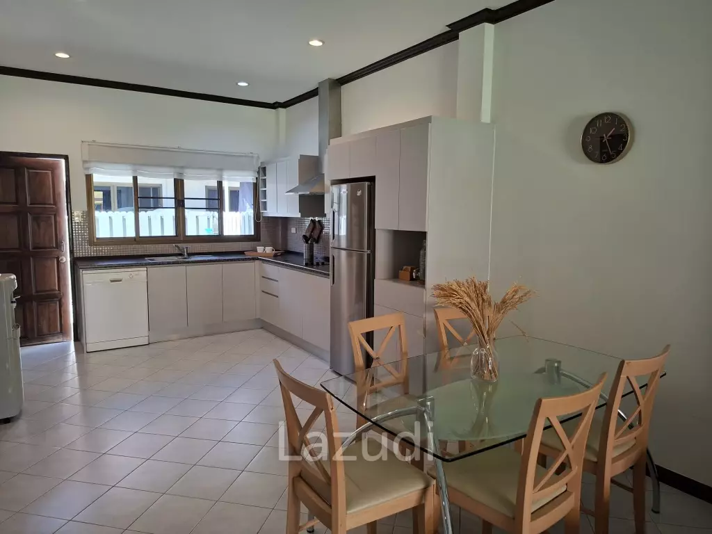 Pool and Mountain view 2 bed Townhouse