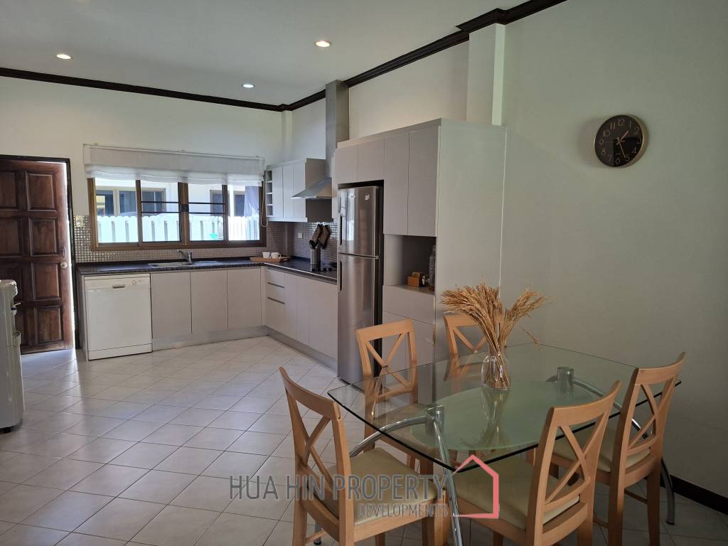 Pool and Mountain view 2 bed Townhouse