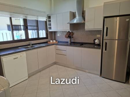 Pool and Mountain view 2 bed Townhouse