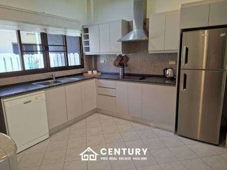 Pool and Mountain view 2 bed Townhouse