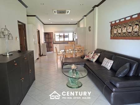 Pool and Mountain view 2 bed Townhouse