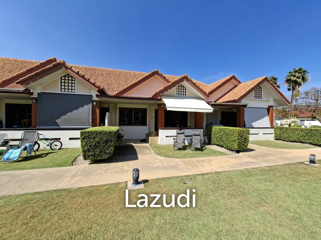 Pool and Mountain view 2 bed Townhouse